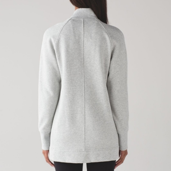 Lululemon Back To It Wrap, Size 6 - Picture 4 of 16